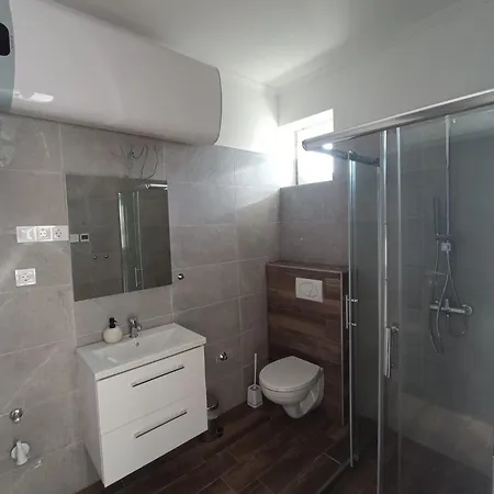Apartment L&a