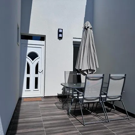 Apartment L&a