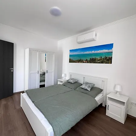 Apartment L&a *